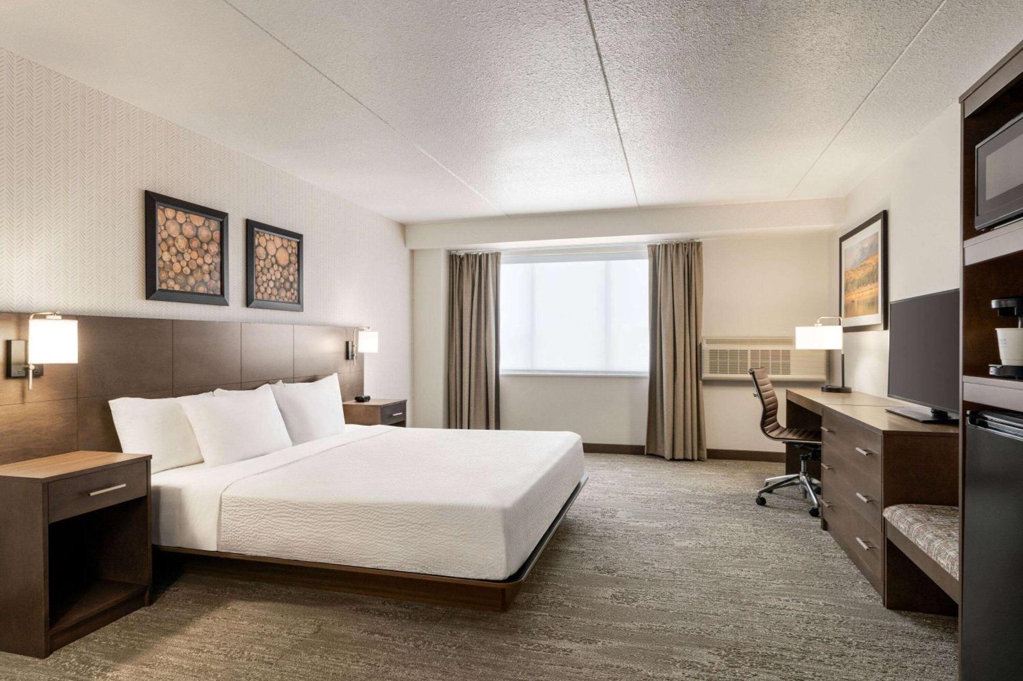 Hotel Days & By Wyndham