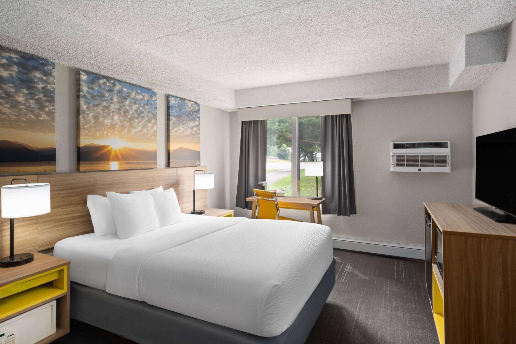 Days & By Wyndham Hotel Bozeman
