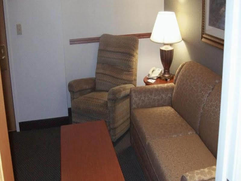 Days & By Wyndham Hotel Bozeman